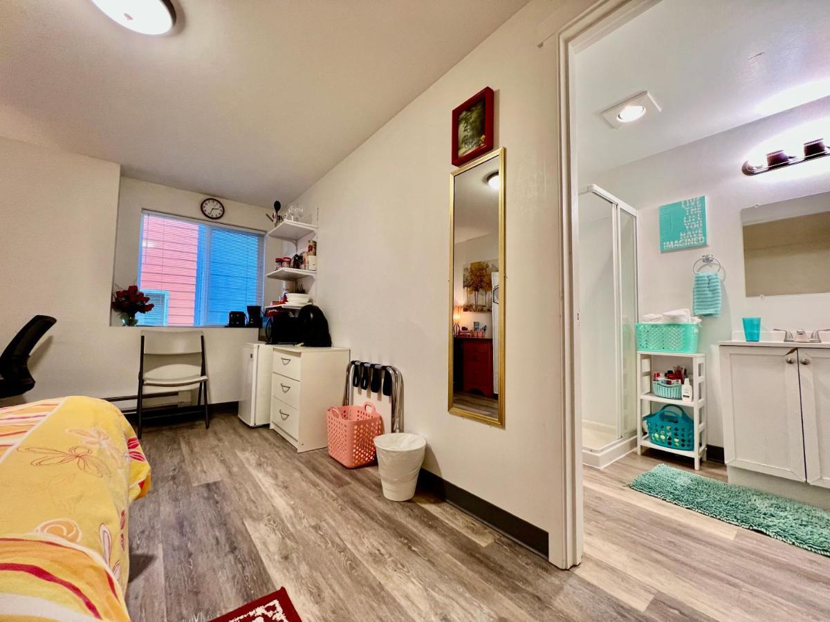 Micro Studio Apartment 10 Minutes Walk To University Of Washington 시애틀 외부 사진